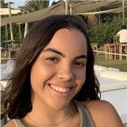 Doy clases tanto presenciales como online de las materias de primaria (lengua castellana, inglés, matemáticas, etc). Tengo un B2 de inglés